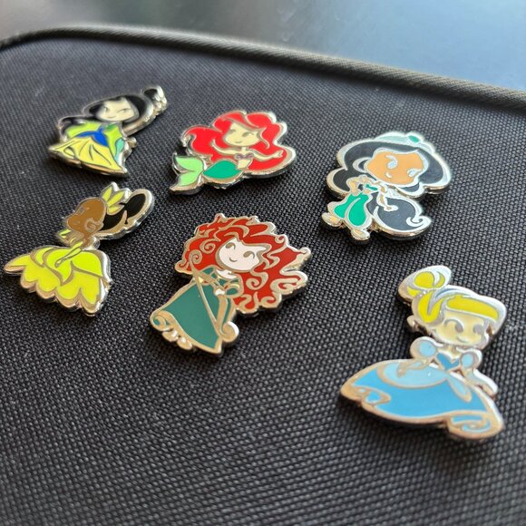 *Authentic* Lot of 6 Disney Princess Pins - Picture 3 of 4